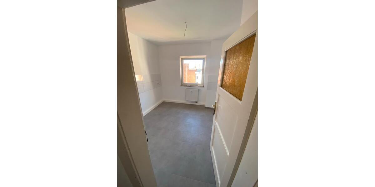 Dachgeschoßwohnung Nürnberg Gleißhammer - 5 Zimmer, 136 m&sup2;, 1.600&euro; | Angebot:27565331