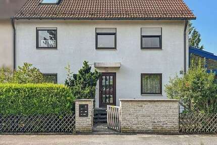 Haus zum Kaufen in Schwabach 699.000 € 230.44 m²
