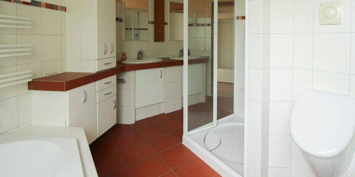 Ihr neues Zuhause mit Potenzial - Großzügige Immobilie für Familie, Mieter oder Mehrgenerationen 8 zimmer