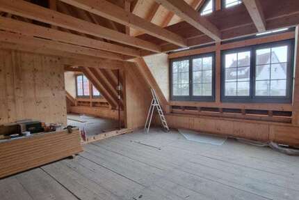 Haus zum Kaufen in Cadolzburg 648.000 € 281 m² 8 zimmer