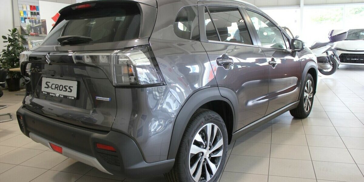 Suzuki SX4 S-Cross Comfort+ 4x4 7.500 km 28.990 &euro; Fürth 90763