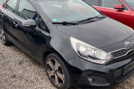 Kia Rio 238.000 km 3.500 € Nürnberg 90431