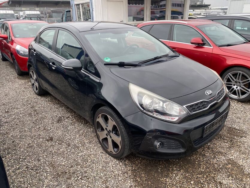 Kia Rio 238.000 km 3.500 € Nürnberg 90431