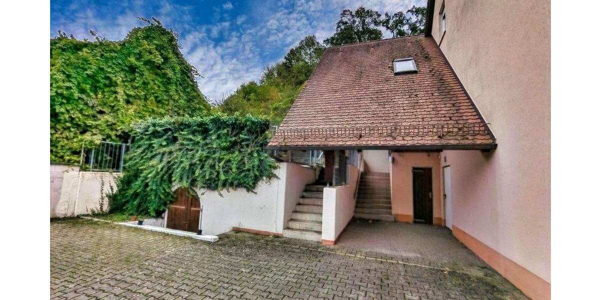 Mehrfamilienhaus, Wohnhaus Roßtal - 7 Zimmer, 183 m&sup2;, 555.000&euro; | Angebot:25227903