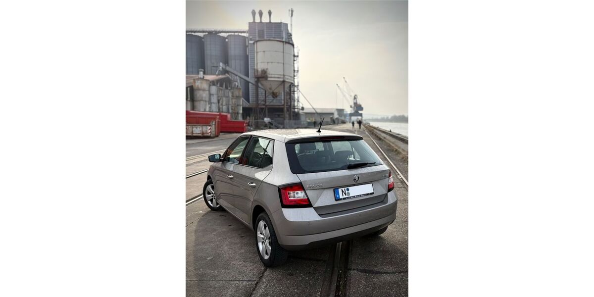 Skoda Fabia 83.670 km 10.699 &euro; Fürth 90766