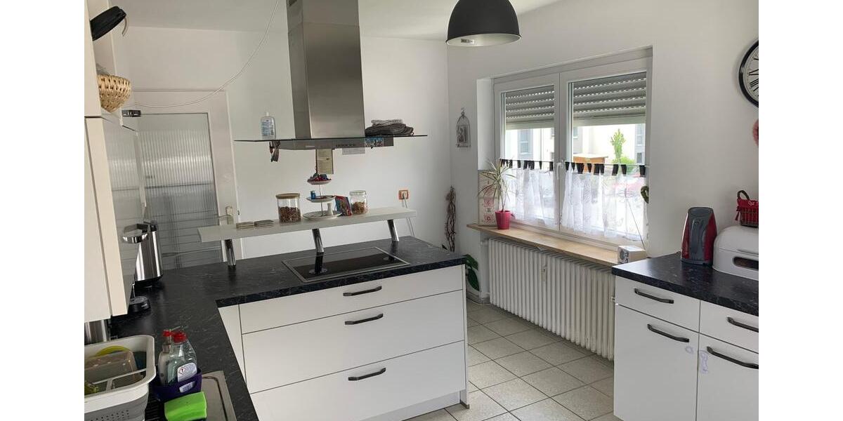Etagenwohnung Fürth Atzenhof - 4 Zimmer, 122 m&sup2;, 1.550&euro; | Angebot:25256099