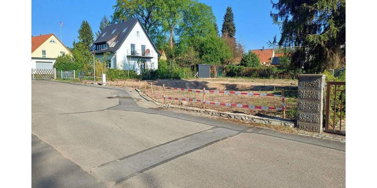 Baugrundstück in ruhiger, durchgrünter Lage*positiver Bauvorbescheid für Doppelhaus*provisionsfrei zimmer