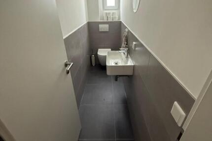 Haus Nürnberg Erlenstegen - 15 Zimmer, 70 m&sup2;, 460&euro; | Angebot:24835500