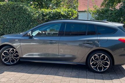 Ford Focus 97.000 km 14.900 &euro; Roßtal 90574
