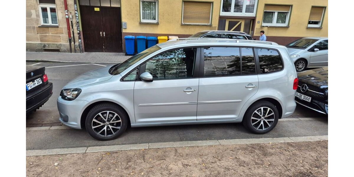 VW Touran 61.100 km 12.000 &euro; Fürth 90765