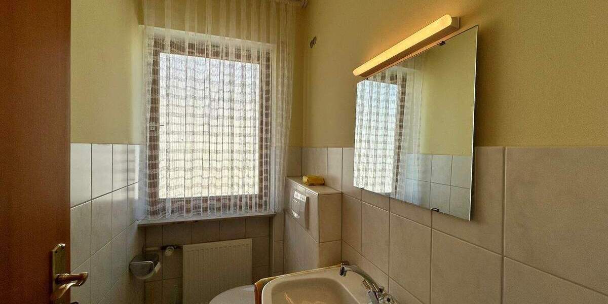 Einfamilienhaus Erlangen Stadtrandsiedlung - 7 Zimmer, 178 m&sup2;, 595.000&euro; | Angebot:25771963