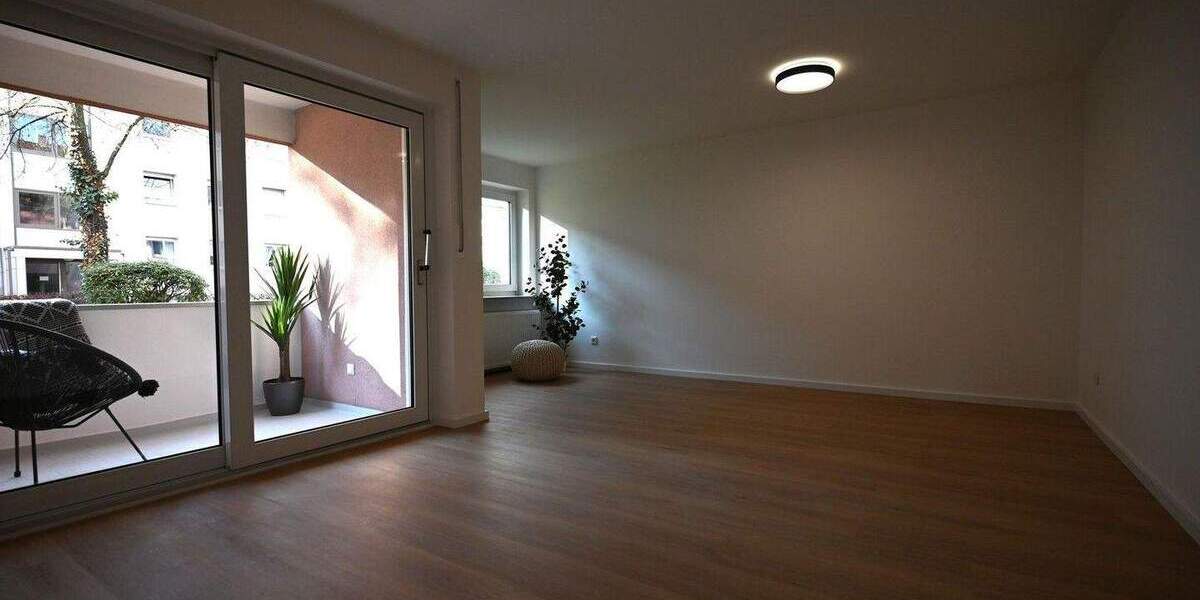 Nur wenige Stufen ins neue Lebensgefühl - hochwertig modernisiert & wunderbar ruhig sowie zentral 3 zimmer