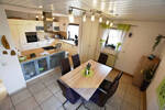 WIE DAS EIGENE HAUS - 8 Zimmer MAISONETTE Wohnung - EIGENER GARTEN - DACHTERRASSE - DOPPELGARAGE - STELLPLÄTZE