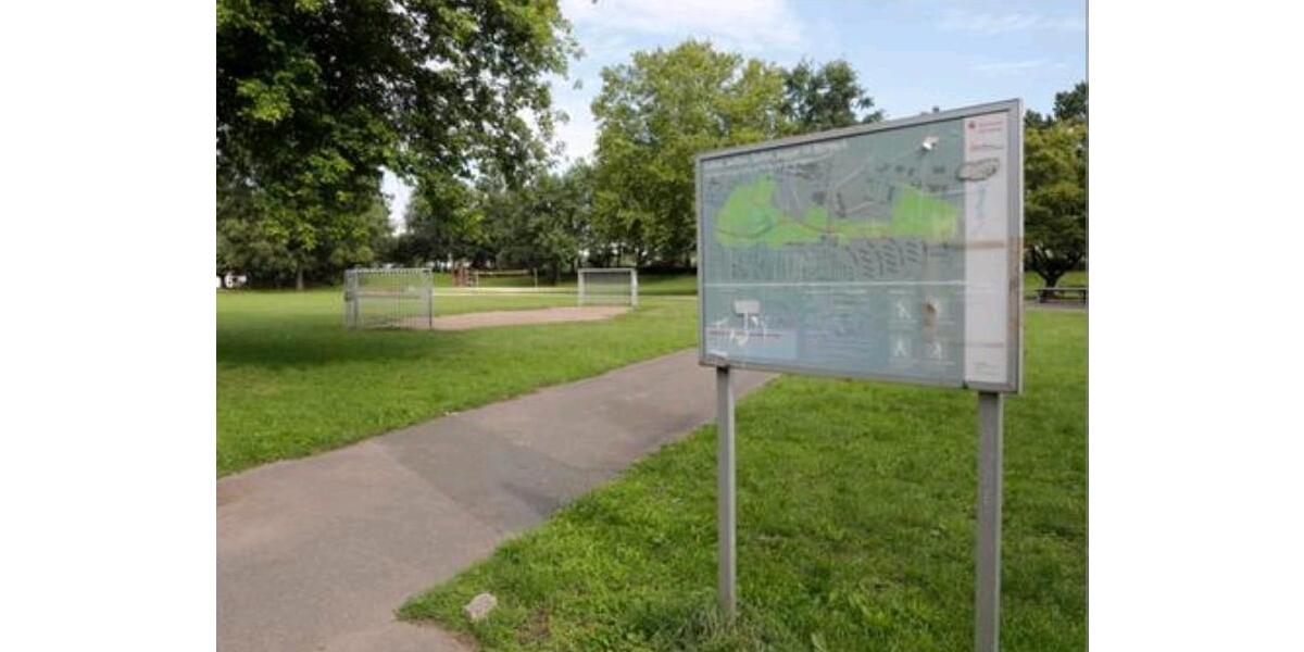 WG Zimmer in 3 Zimmer Wohnung in Zweier Frauen WG 1 zimmer