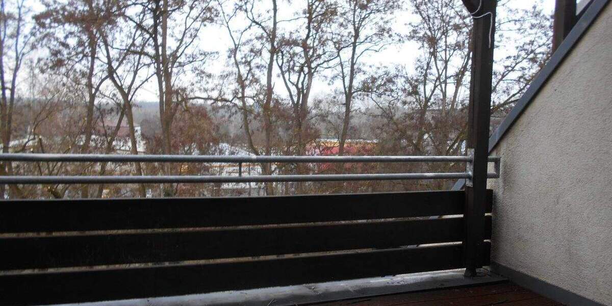 Galeriewohnung mit großem Balkon und Blick zur Rednitz, inkl. extragroßem TG Stellplatz 3 zimmer