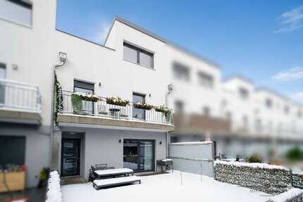 Haus zum Kaufen in Zirndorf 640.000 € 123.5 m² 4.5 zimmer