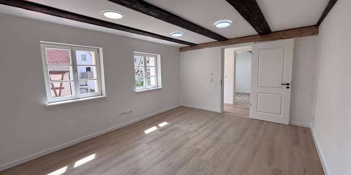 Einfamilienhaus Engelthal - 7 Zimmer, 216 m&sup2;, 1.990&euro; | Angebot:26694551
