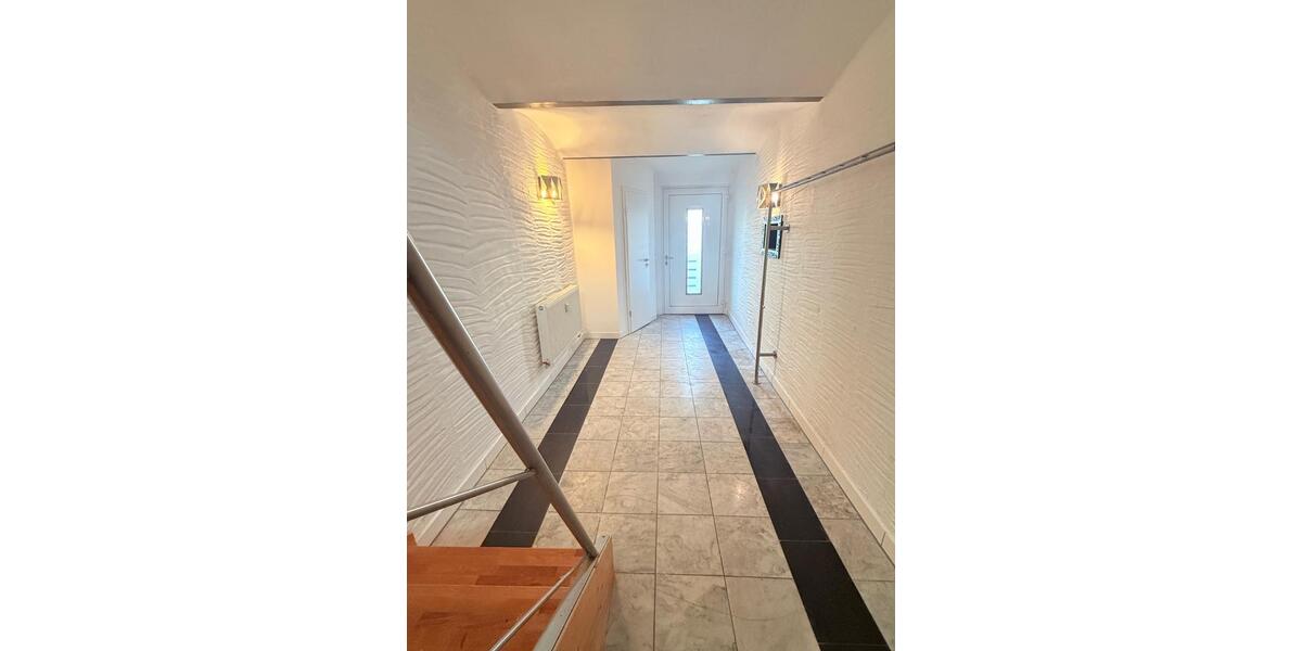 ** Großzügige Maisonette mit Gartenanteil in sonniger, gehobener Lage ** 3 zimmer