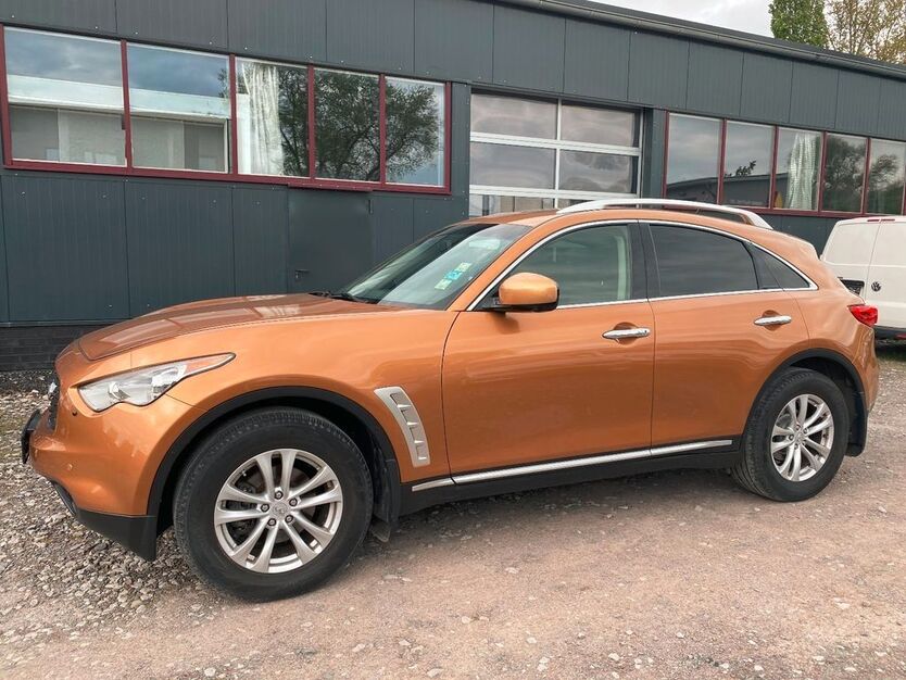 INFINITI QX70 239.000 km 9.795 € Nürnberg 90461