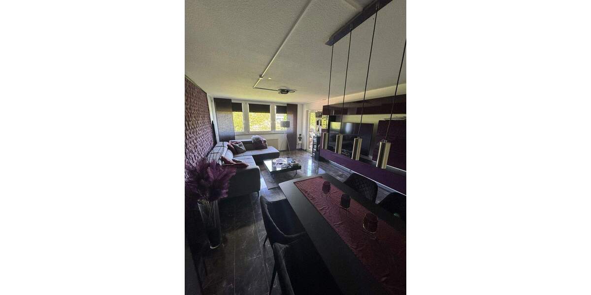 Renovierte und geräumige 3 Zimmer Wohnung im 1. OG in Erlangen am Kanal PROVISIONSFREI 3 zimmer