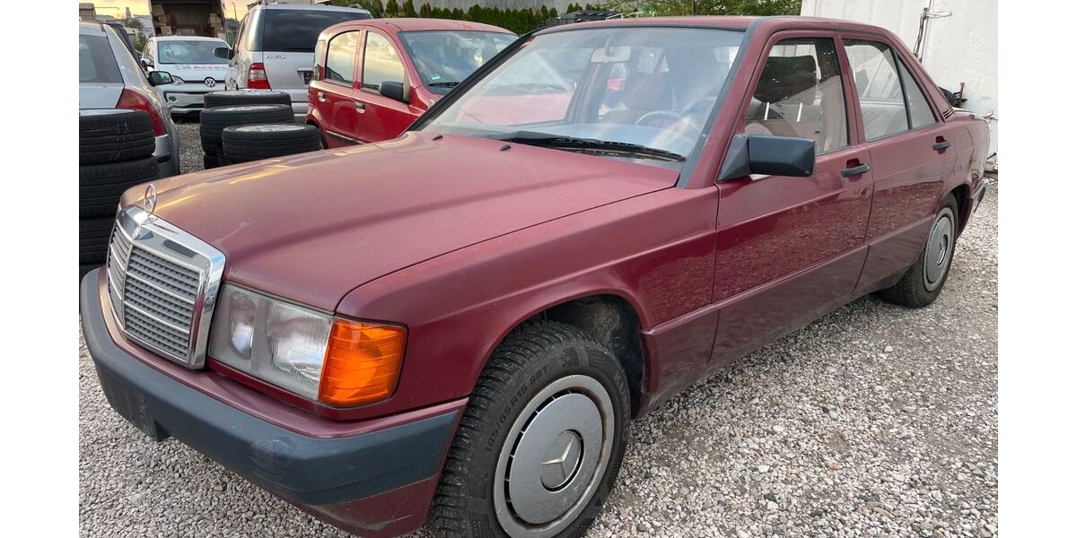 Mercedes-Benz 190 216.000 km 1.800 € Nürnberg 90427