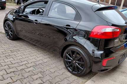 Kia Rio 97.500 km 7.400 € Seukendorf 90556
