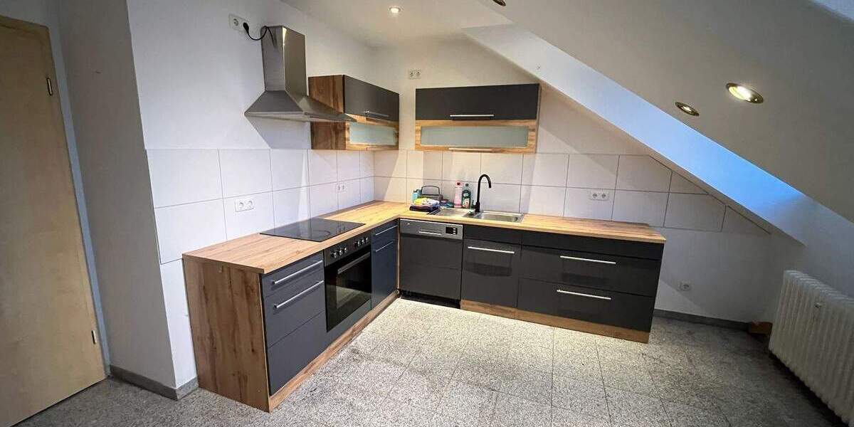 Große 4-Zimmer-Wohnung mit Balkon im Herzen von Feucht 4 zimmer