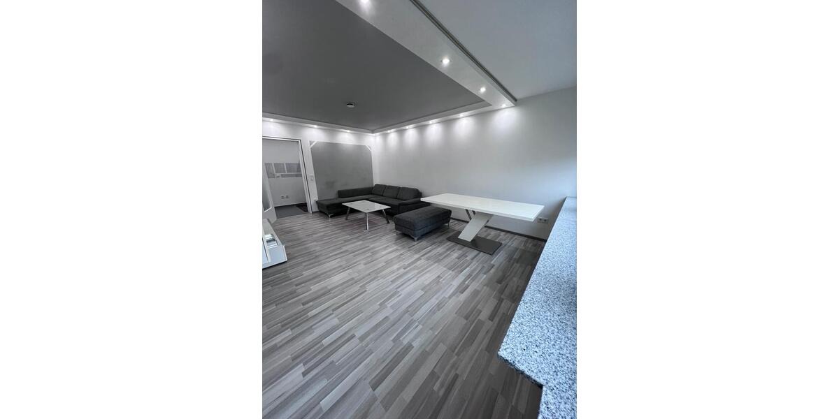 3 Zimmer Wohnung 74 m2 mit Balkon teilmöbliert + Einbauküche 3 zimmer