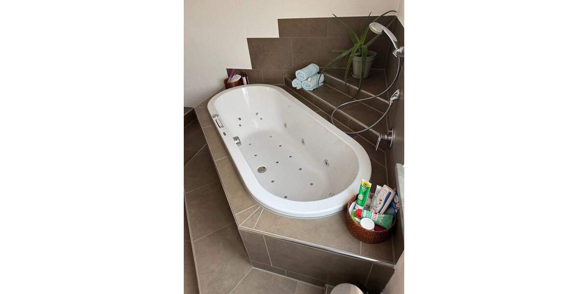 Doppelhaushälfte Neuendettelsau - 5 Zimmer, 173 m&sup2;, 520.000&euro; | Angebot:23969408