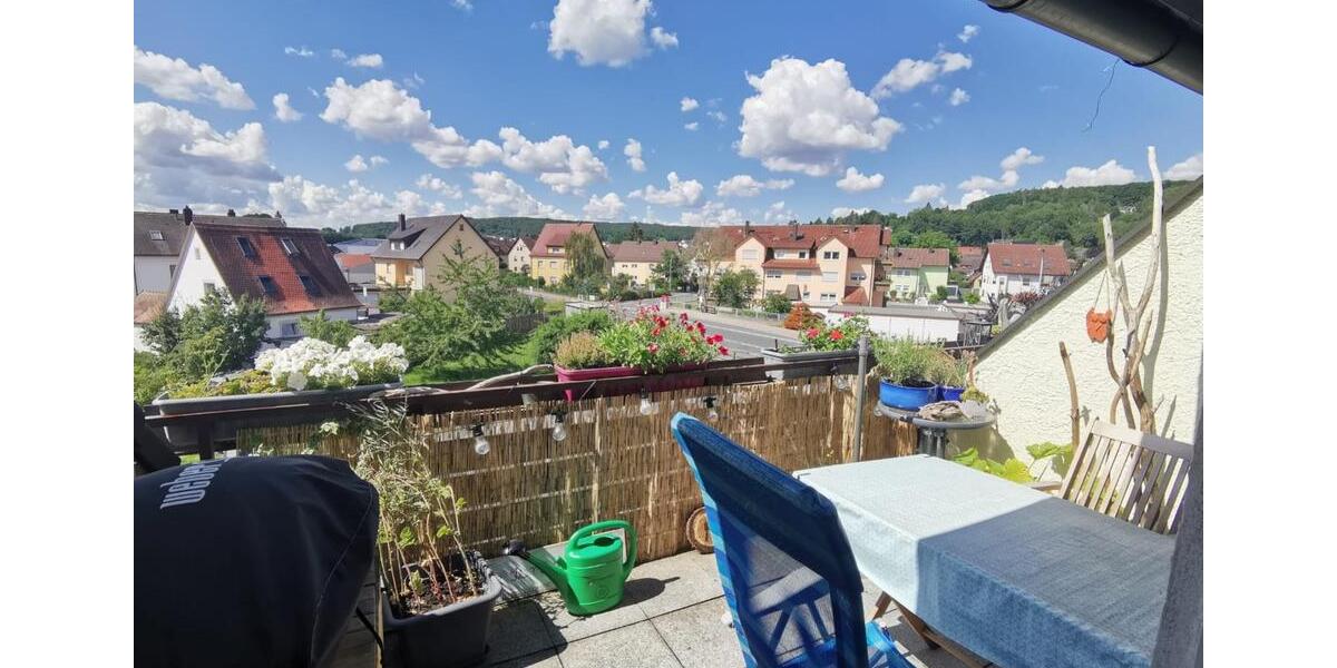 Dachgeschoßwohnung Forchheim - 3 Zimmer, 73 m&sup2;, 860&euro; | Angebot:25238332