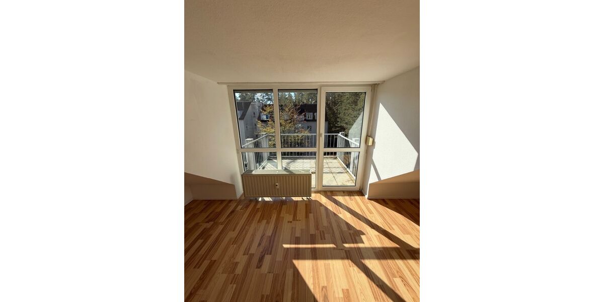 Lichtdurchflutete 3-Zimmer-Dachgeschosswohnung mit Südwestbalkon in Schwand - 3- Schwandstetten Schwand | Angebot:27621624