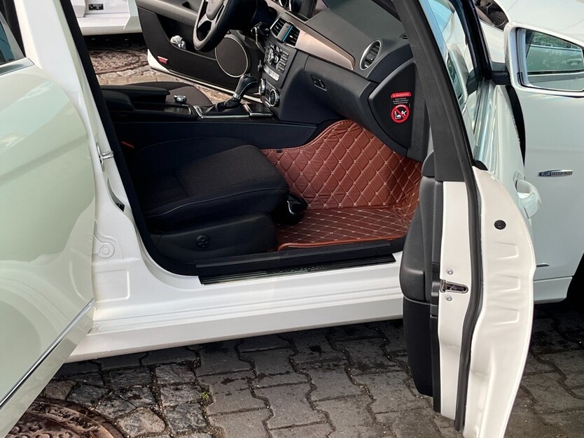 Mercedes-Benz 300C 90.000 km 15.200 € Schwanstetten 90596