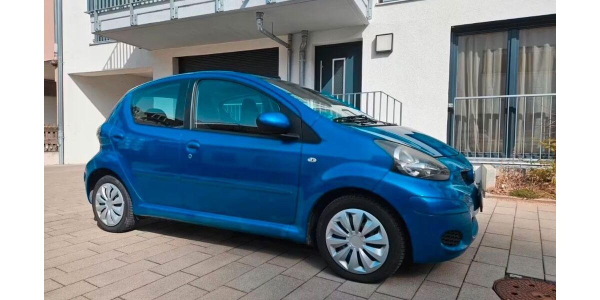 Toyota Aygo (X) 121.000 km 1.999 &euro; Nürnberg 90429