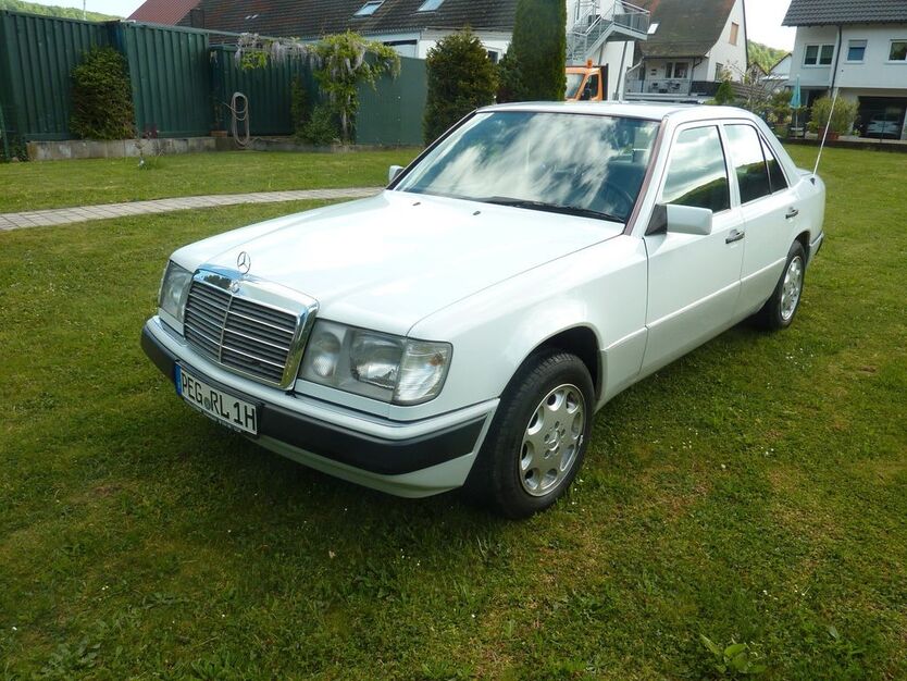 Mercedes-Benz 300 236.000 km 10.990 € Leutenbach 91359