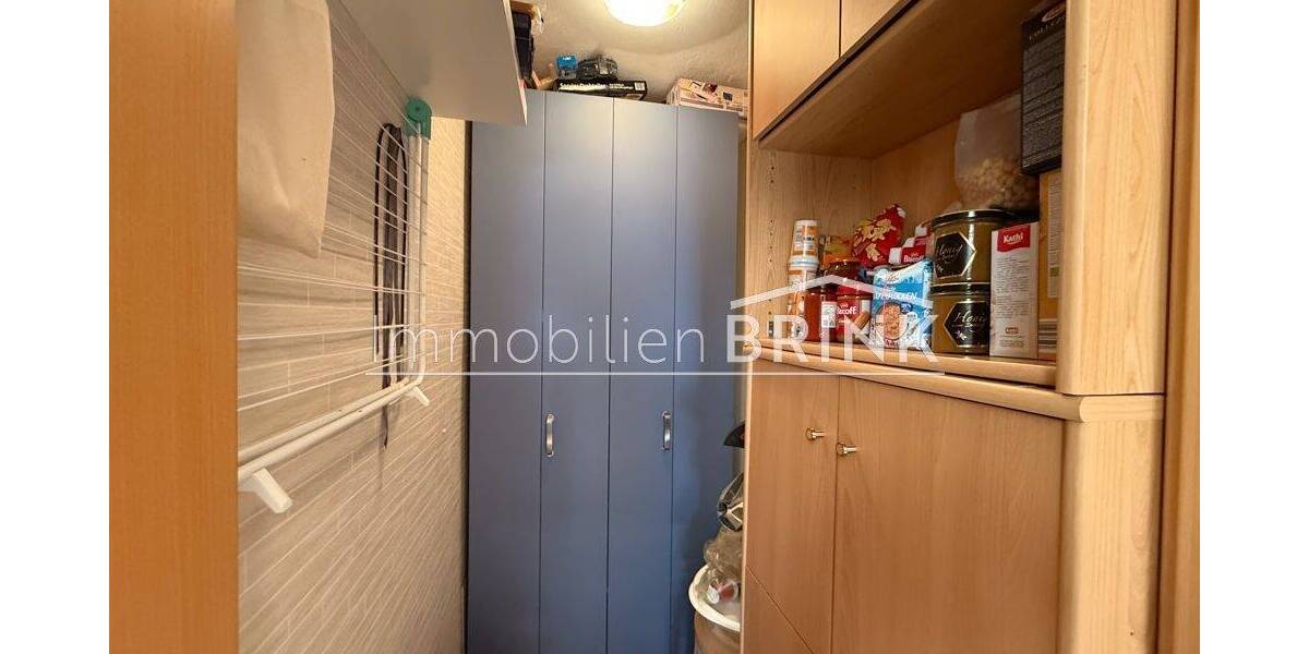 Große 3-Zimmer Wohnung mit kleinem Balkon, Stellplatz und traumhafter Aussicht 3 zimmer