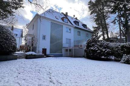 Grün + stadtnah! Nähe Rechenbergpark! Gepflegte DHH, idyllischer Garten, Ausbaupotential + Garage! 6 zimmer
