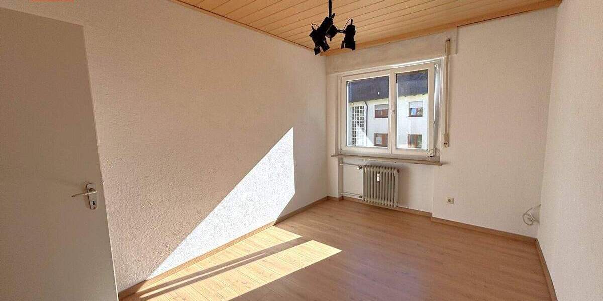 Etagenwohnung Hersbruck - 3 Zimmer, 66 m&sup2;, 198.000&euro; | Angebot:25664903