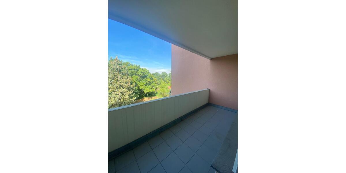 Helle 2 Zimmer Wohnung mit 2 Balkons im 3. OG in Poppenreuth zimmer