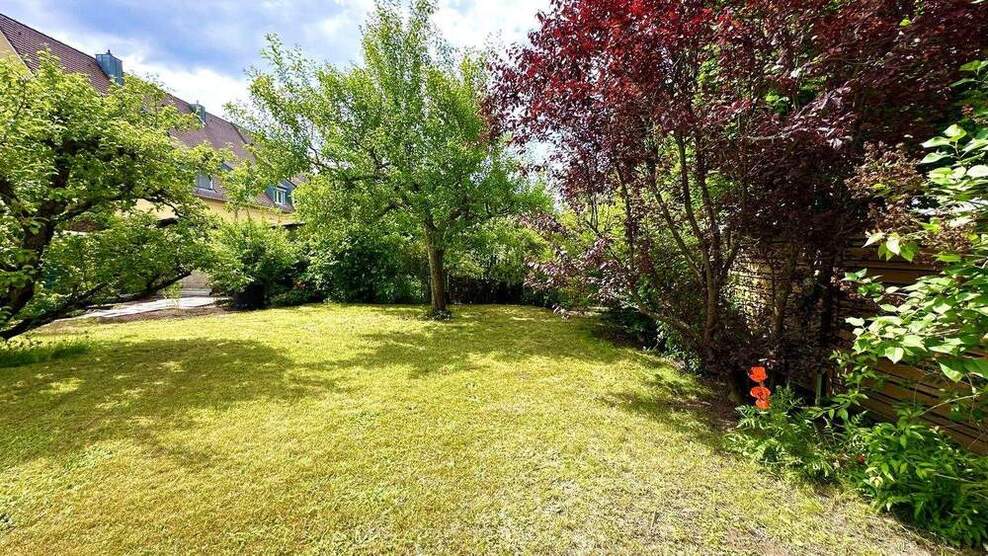 Top sanierte DHH mit neuer EBK + Garage in rhg. Lage N-Ziegelstein 5 zimmer