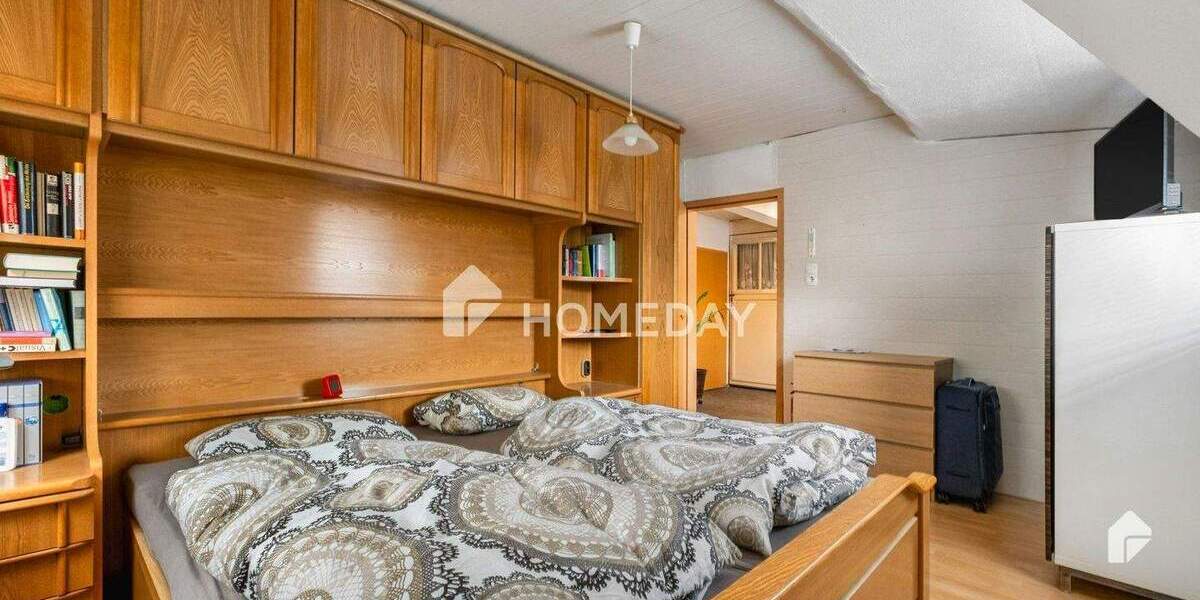 Schönes Bauernhaus mit 6 Zimmern und Garage in sehr guter Lage 6 zimmer