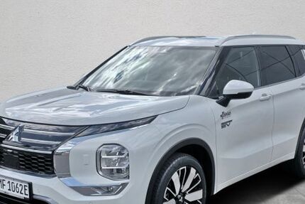 Mitsubishi Plug-in Hybrid Outlander 8.000 km 42.370 &euro; Nürnberg OT Schweinau 90439