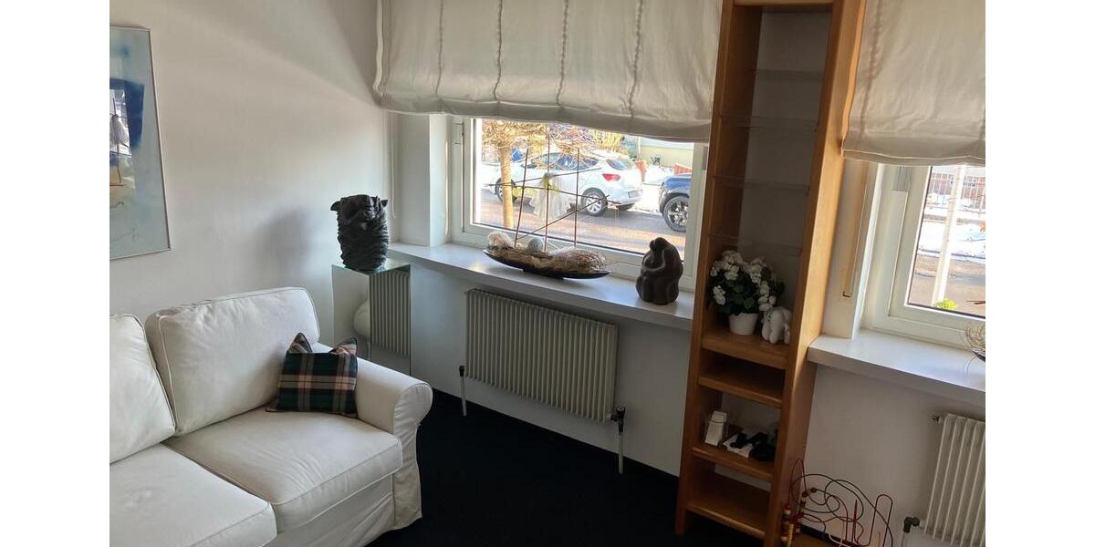 Praxis-Gewerberäume ca. 100 m² – zentrale Lage – ab sofort zimmer