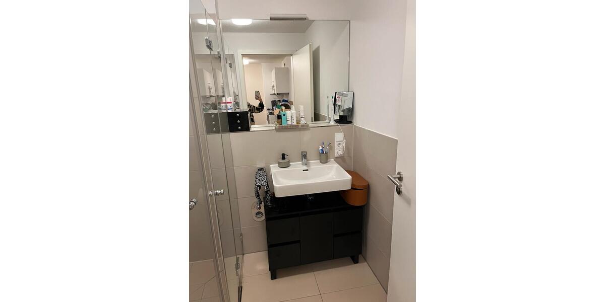 Möbilierte 1,5 Zi Neubau Whg mit EBK, Balkon u Tiefgarage 1.5 zimmer