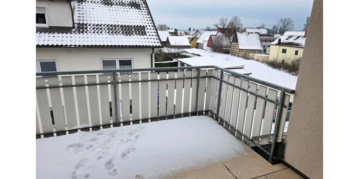 Unvermietete 3 Zimmer Dachgeschoss Wohnung 3 zimmer