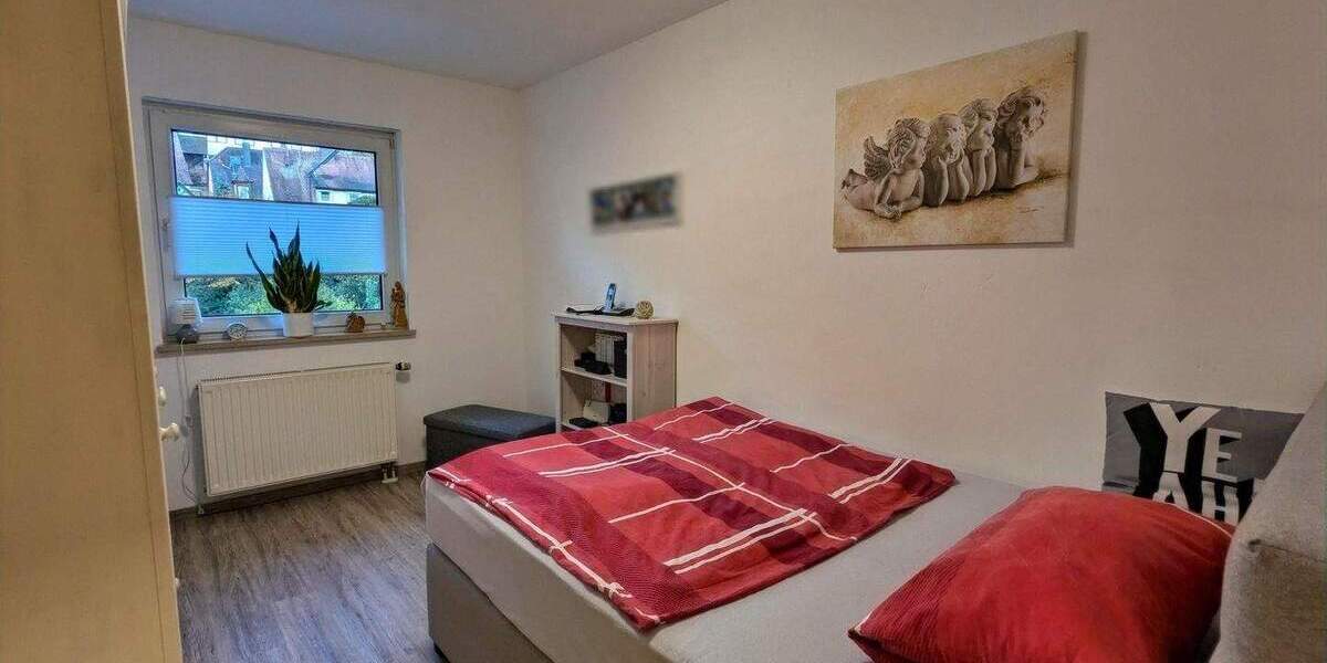 Mehrfamilienhaus, Wohnhaus Roßtal - 7 Zimmer, 183 m&sup2;, 555.000&euro; | Angebot:25676921