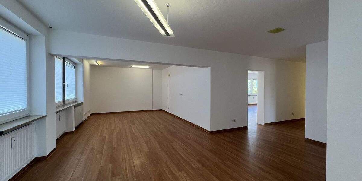 Gewerbeobjekt Erlangen Büchenbach - 9 Zimmer, 449.000&euro; | Angebot:23240853