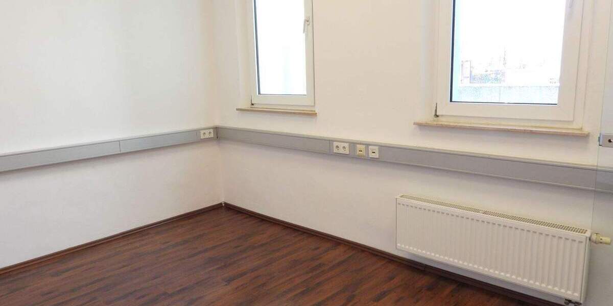 Gewerbeobjekt Nürnberg St Peter - 4 Zimmer, 100 m&sup2;, 1.200&euro; | Angebot:25566600