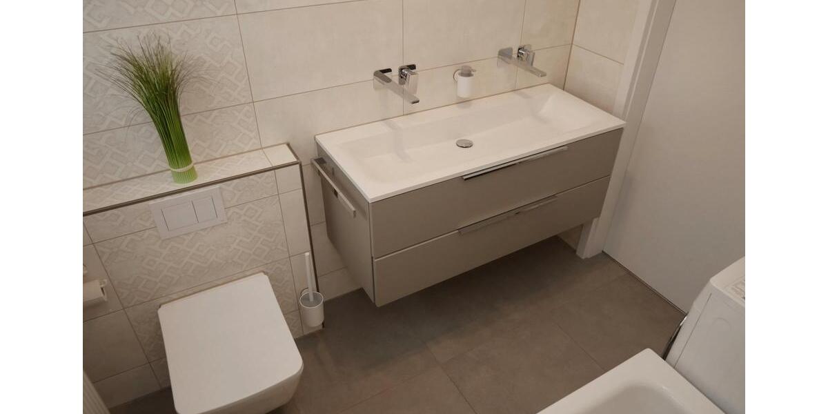 Reihenhaus Hersbruck - 5 Zimmer, 130 m&sup2;, 2.000&euro; | Angebot:27614381