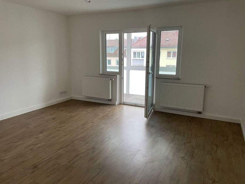Sanierte, helle und sehr geräumige 2-Zimmer-Wohnung mit Wintergarten - Balkon im 5.OG - Stadtteil Rennweg 2 zimmer
