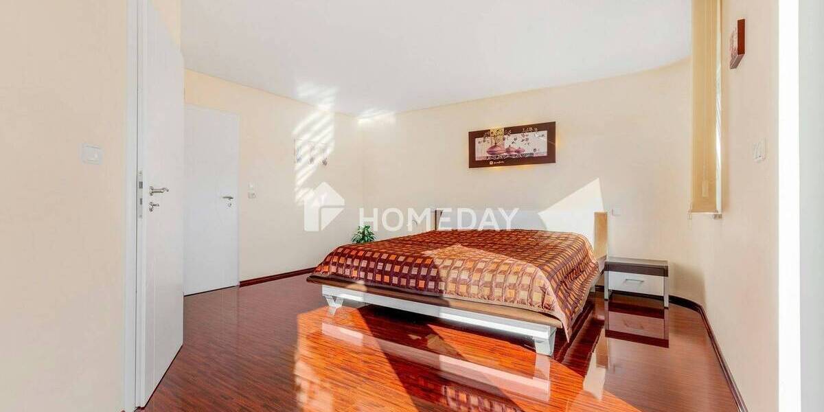 Repräsentatives Haus für Familie & Business: separater Office-Bereich, Sauna, A+ 7 zimmer